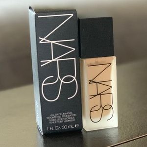 NARS All Day Luminous Weightless Foundation